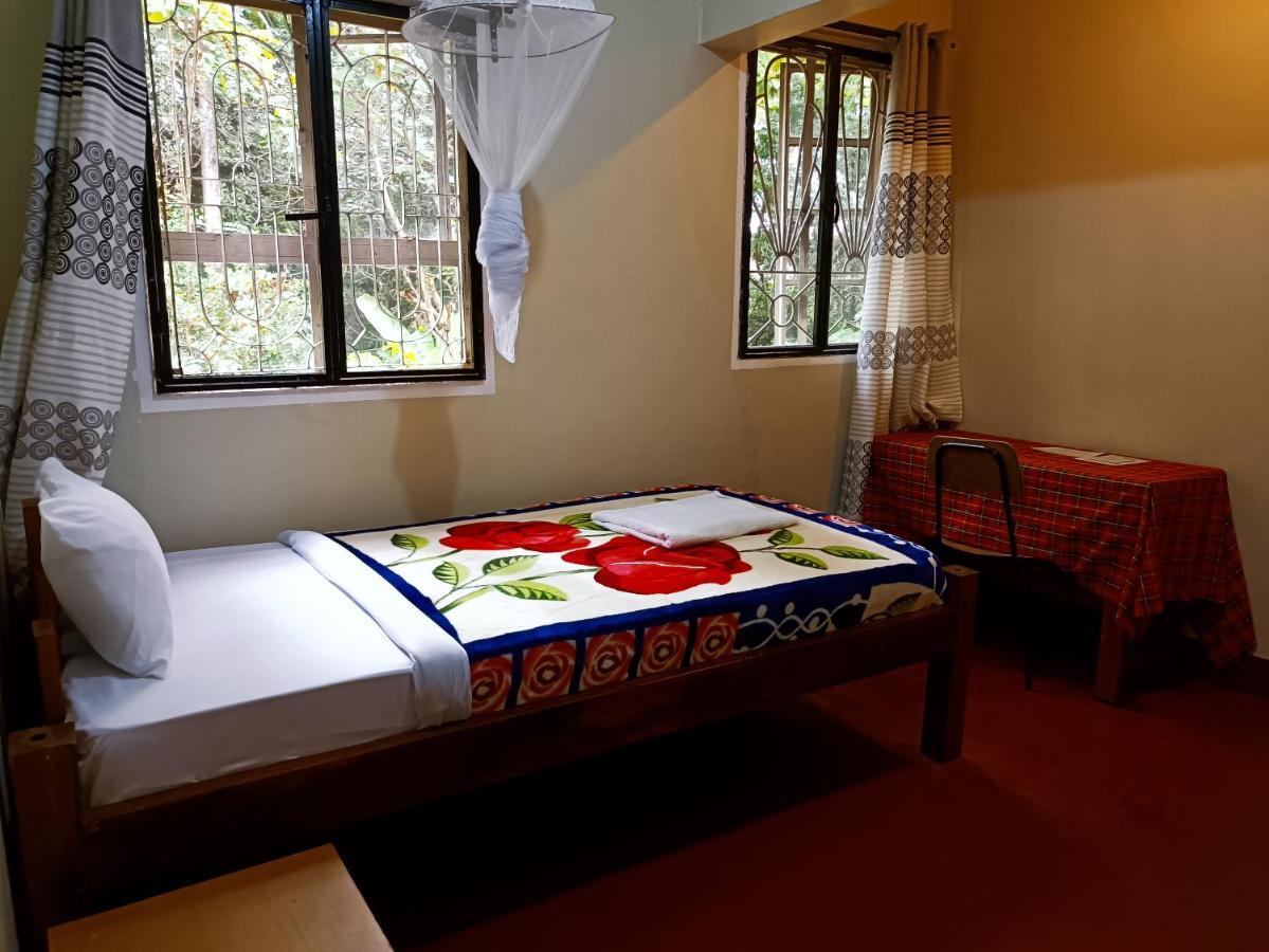 Shamba Hostel Usa River Bagian luar foto