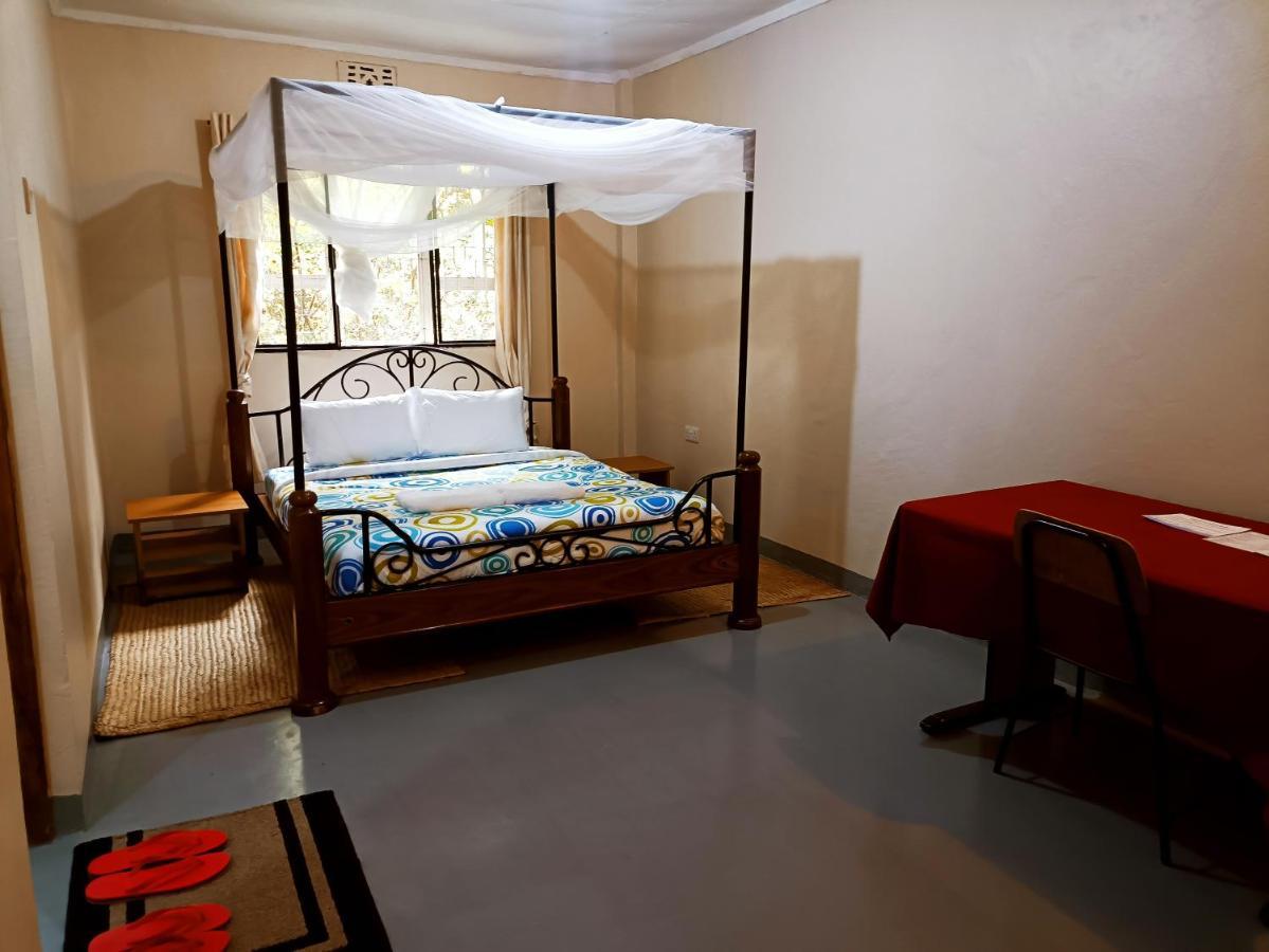 Shamba Hostel Usa River Bagian luar foto
