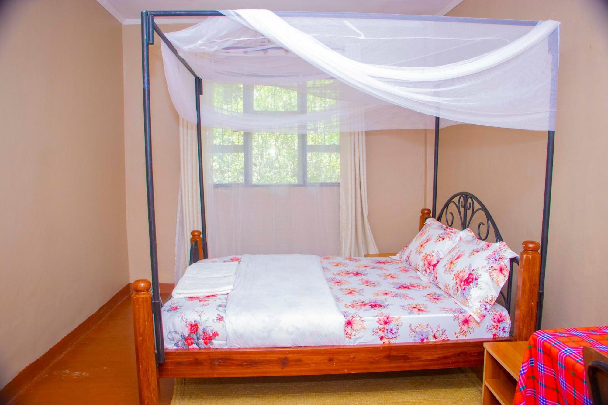 Shamba Hostel Usa River Bagian luar foto
